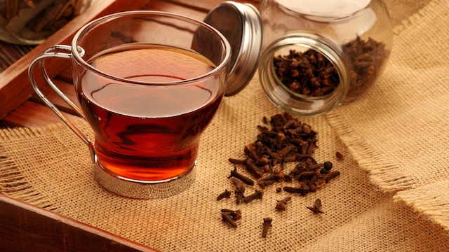 Both ginger and clove have antiviral and antibacterial properties