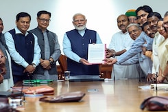 SC/ST Reservation: SC-ST सांसदों से मिले PM Modi, Reservation के फैसले पर क्या हुई बात? SC/ST Reservation: SC-ST सांसदों से मिले PM Modi, Reservation के फैसले पर क्या हुई बात?