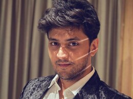 शाका लका बूम बूम के संजू की हुई सगाई, किंशुक वैद्य की मंगेत्तर के साथ पहली फोटो और वीडियो वायरल शाका लका बूम बूम के संजू की हुई सगाई, किंशुक वैद्य की मंगेत्तर के साथ पहली फोटो और वीडियो वायरल