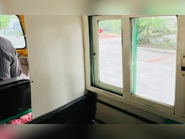 रिक्शे में ऑटो वाले ने लगा दी घर जैसी खिड़की, अपार्टमेंट लुक देख बोले लोग- ये तो साउथ बॉम्बे में 1 करोड़ का कमरा है रिक्शे में ऑटो वाले ने लगा दी घर जैसी खिड़की, अपार्टमेंट लुक देख बोले लोग- ये तो साउथ बॉम्बे में 1 करोड़ का कमरा है