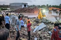 जोधपुर- सो रहे थे मजदूर तभी गिरी फैक्ट्री की दीवार, 3 की मौत जोधपुर- सो रहे थे मजदूर तभी गिरी फैक्ट्री की दीवार, 3 की मौत