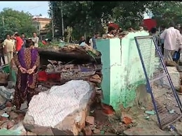Rajasthan News: अलवर में क्रेन की टक्कर से गिरा शिव मंदिर, गुस्साये लोगों ने हाईवे पर लगाया जाम   Rajasthan News: अलवर में क्रेन की टक्कर से गिरा शिव मंदिर, गुस्साये लोगों ने हाईवे पर लगाया जाम