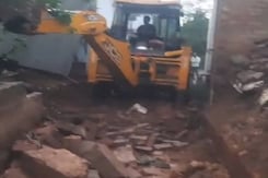 MP: जर्जर मकानों पर सरकार की नजर, कभी भी आ सकता है नोटिस MP: जर्जर मकानों पर सरकार की नजर, कभी भी आ सकता है नोटिस