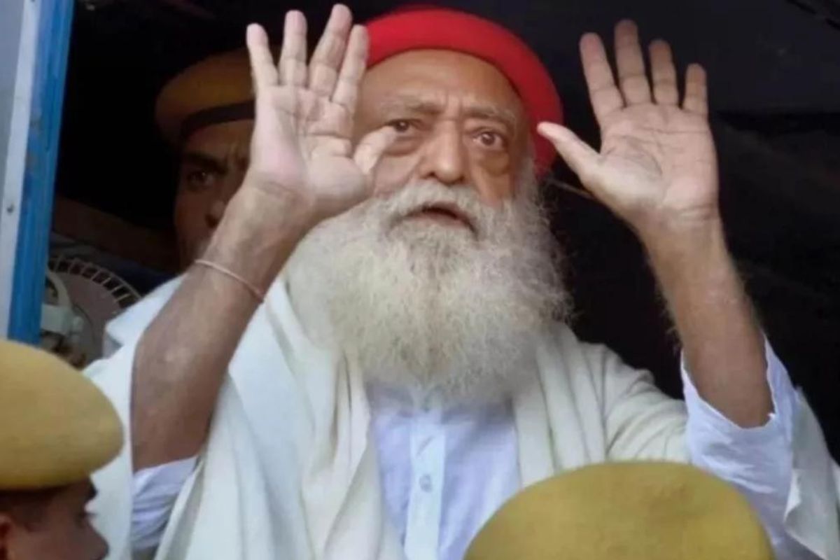 11 साल बाद जेल से बाहर आसाराम, इलाज के लिए महाराष्ट्र रवाना, इन दो के अलावा किसी और से नहीं मिल सकेगा