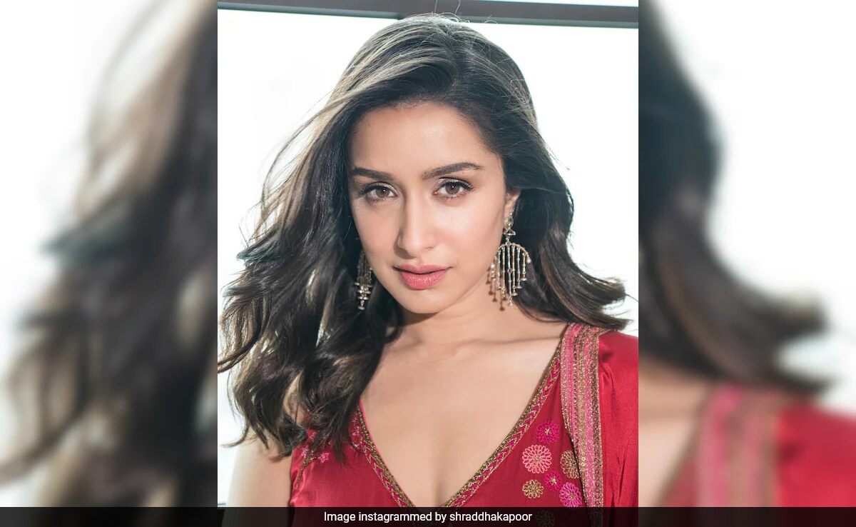 Shraddha Kapoor's LOL Reply To A Fan Who Asked About Her Aadhaar Card Pic