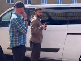 "Only 1 Pic As A Group": Virat Kohli Tells Fan In Viral Video Before Catching Train