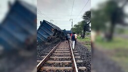 MP के दमोह में बड़ा रेल हादसा ! माल गाड़ी के 4 डब्बे पटरी से उतरे&nbsp;