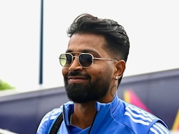 नताशा से अलग होने के बाद हार्दिक पांड्या की जिंदगी में आया नया प्यार, इस सिंगर को कर रहे डेट! नताशा से अलग होने के बाद हार्दिक पांड्या की जिंदगी में आया नया प्यार, इस सिंगर को कर रहे डेट!