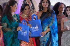 Shilpa Shetty, Iulia Vantur's Runway Moment