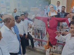 झूंझुनूं के बाद अब टोंक में राजस्थान BJP प्रभारी राधामोहन अग्रवाल का विरोध, पायलट समर्थकों ने फूंका पुतला झूंझुनूं के बाद अब टोंक में राजस्थान BJP प्रभारी राधामोहन अग्रवाल का विरोध, पायलट समर्थकों ने फूंका पुतला