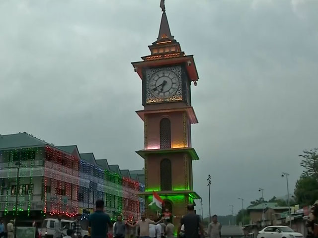 Independence Day 2024 | Srinagar's Lal Chowk Illuminated In Tricolour For Independence Day