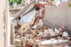 भारी बारिश ने मचाई तबाही, दीवार गिरने से 3 की मौत भारी बारिश ने मचाई तबाही, दीवार गिरने से 3 की मौत