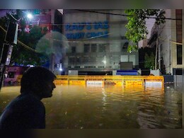 मौसम की मार से बेहाल दिल्ली, अभी और बारिश के आसार; जान लें पूरे देश का हाल मौसम की मार से बेहाल दिल्ली, अभी और बारिश के आसार; जान लें पूरे देश का हाल