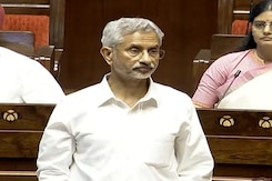 Bangladesh Political Crisis: भयभीत भारतीयों को बचाने के लिए क्या कर रही सरकार, S Jaishankar ने बताया Bangladesh Political Crisis: भयभीत भारतीयों को बचाने के लिए क्या कर रही सरकार, S Jaishankar ने बताया