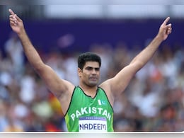 Arshad Nadeem : पाकिस्तान ते पॅरिस! भाला खरेदीसाठी पैसे नसलेल्या अर्शदनं गोल्ड मेडल कसं जिंकलं? Arshad Nadeem : पाकिस्तान ते पॅरिस! भाला खरेदीसाठी पैसे नसलेल्या अर्शदनं गोल्ड मेडल कसं जिंकलं?