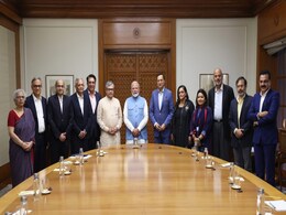 पीएम मोदी से मिला NBDA डेलीगेशन, न्यूज इंडस्ट्री में आ रही चुनौतियों पर हुई चर्चा पीएम मोदी से मिला NBDA डेलीगेशन, न्यूज इंडस्ट्री में आ रही चुनौतियों पर हुई चर्चा