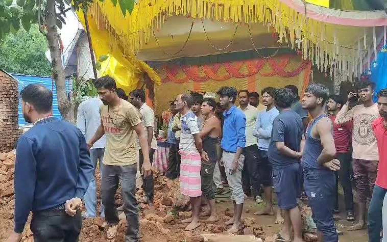 9 Killed After Madhya Pradesh Temple Wall Collapses During Religious Event 9 Killed After Madhya Pradesh Temple Wall Collapses During Religious Event