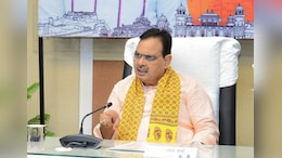 रक्षाबंधन पर भजनलाल सरकार का तोहफा, वीरांगनाओं को 2100 रुपये, मिठाई देकर कर रही सम्मानित