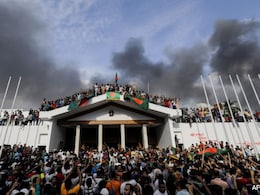 शेख हसीने के देश छोड़ने के बाद बांग्लादेश के राष्ट्रपति ने भंग की संसद शेख हसीने के देश छोड़ने के बाद बांग्लादेश के राष्ट्रपति ने भंग की संसद