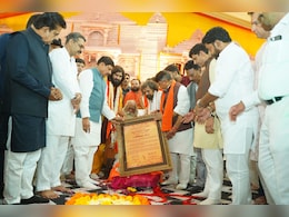 CM Mohan Yadav ने महंत श्री नृत्य गोपाल दास जी महाराज का किया अभिनंदन, कहा- राम व कृष्ण से जुड़े स्थल बनेंगे तीर्थ