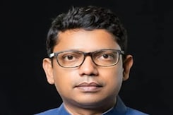 Bangladesh Crisis: हिंसा के बीच पूर्व IT मंत्री Junaid Ahmed को Airport से गिरफ्तार किया गया Bangladesh Crisis: हिंसा के बीच पूर्व IT मंत्री Junaid Ahmed को Airport से गिरफ्तार किया गया