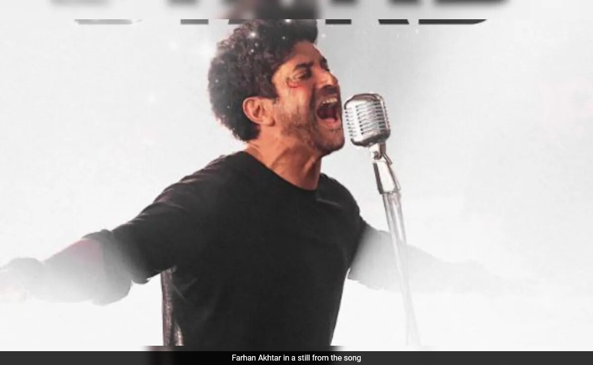 Farhan Akhtar Releases Latest Single <i>Reach For The Stars</i>