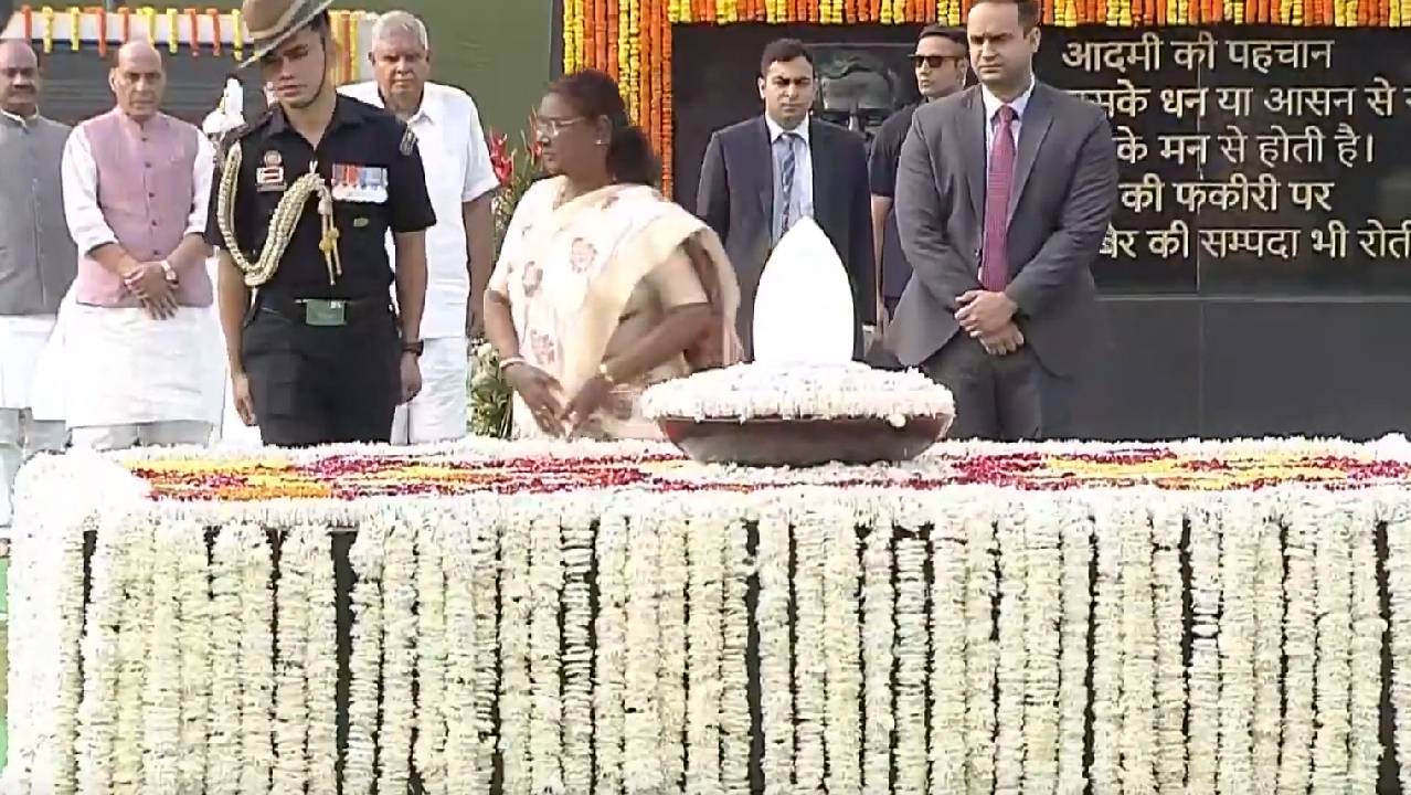 PM मोदी और राष्ट्रपति मुर्मू ने अटल  बिहारी वाजपेयी को दी श्रद्धांजलि