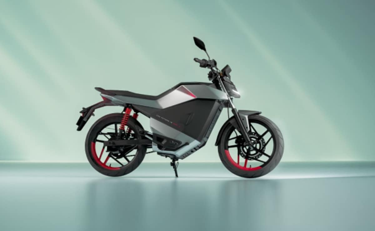 Ola Roadster X Ola Roadster X