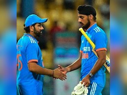 SL vs IND 1st ODI: "यह फीयरलेस क्रिकेट है या...", इस बड़ी गलती से तय जीत हाथ से फिसली, तो फैंस अर्शदीप पर बुरी तरह भड़के SL vs IND 1st ODI: "यह फीयरलेस क्रिकेट है या...", इस बड़ी गलती से तय जीत हाथ से फिसली, तो फैंस अर्शदीप पर बुरी तरह भड़के