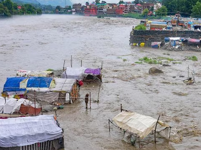 Weather Update: Jammu Kashmir में बादल फटा, Srinagar-Leh National Highway बंद, जारी हुआ अलर्ट