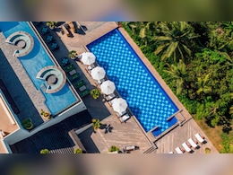 From Bottomless Brunch To Swimming In The Rain, 6 Unmissable Highlights To Experience At W Goa