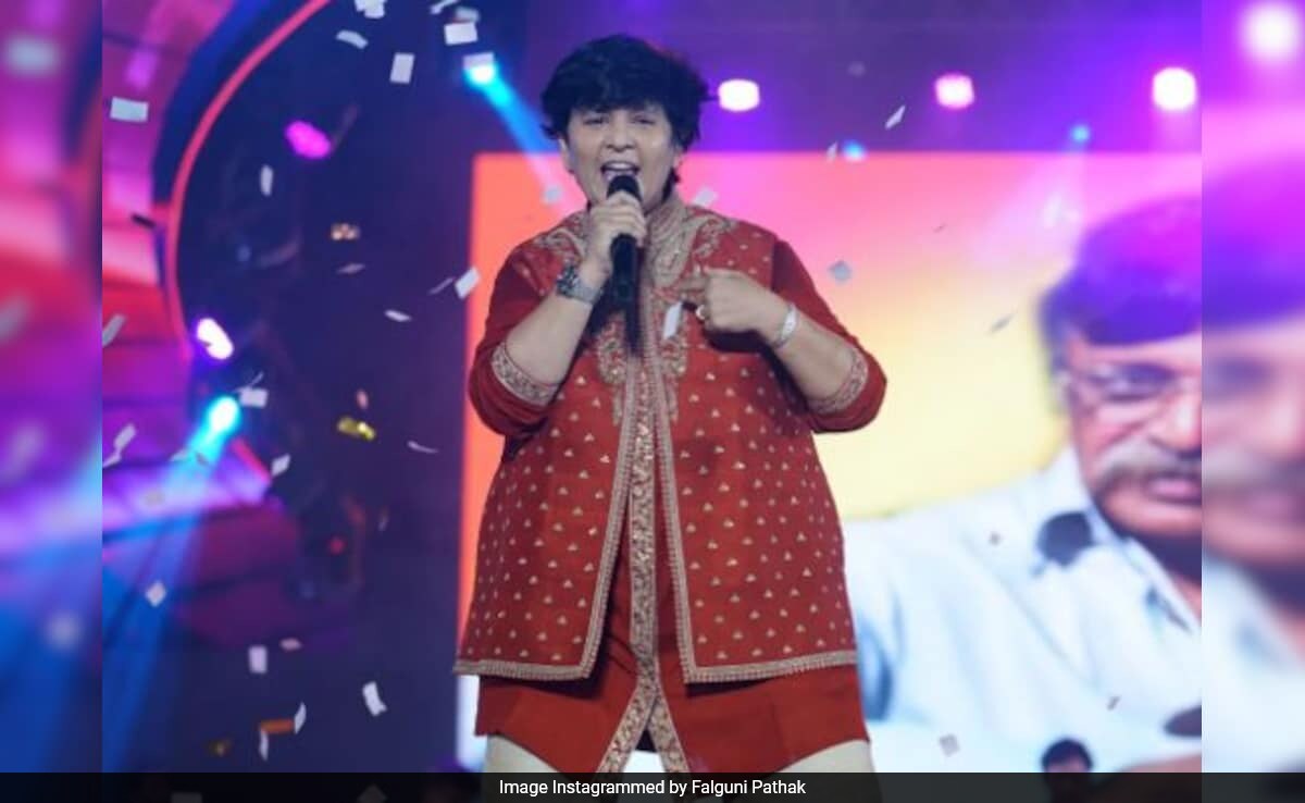 Falguni Pathak On Staying Away From Playback Singing: "You Have To Run Around A Little Bit More"