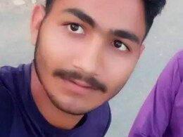 सेना के जवान पर लड़की ने फेंका एसिड, चेहरा, हाथ-पैर बुरी तरह झुलसा, हालत गंभीर सेना के जवान पर लड़की ने फेंका एसिड, चेहरा, हाथ-पैर बुरी तरह झुलसा, हालत गंभीर