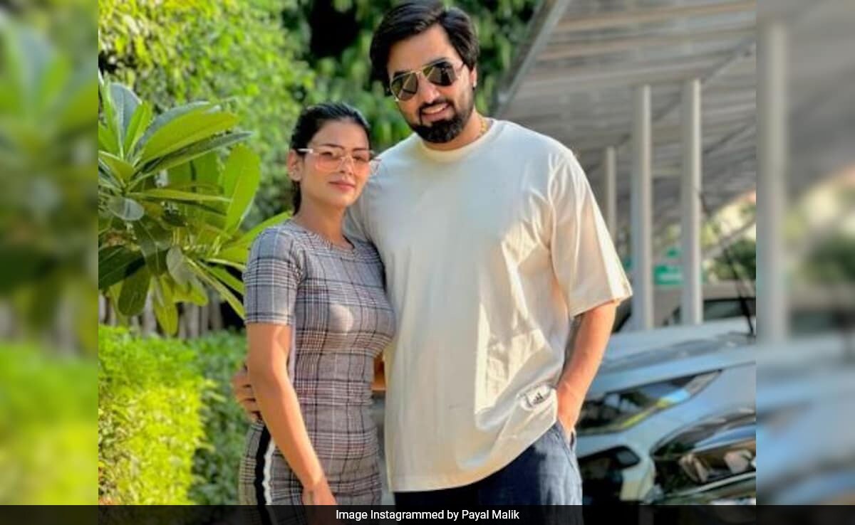 The Internet Slams Payal Malik After Sharing Cosy Pics With Armaan Malik: "<i>Ab</i> Divorce <i>Kaha Gaya</i>?"