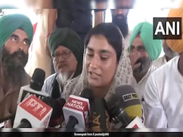 "Your Daughter Stands With You": Vinesh Phogat At Farmers' Protest Site "Your Daughter Stands With You": Vinesh Phogat At Farmers' Protest Site