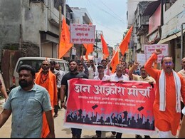 नाशिकमध्ये दगडफेक, पोलिसांचा लाठीचार्ज; संभाजीनगर, अहमदनगर, शिर्डी आणि जळगावातही तणाव