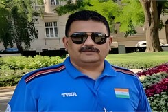 Paris Olympics 2024: Manu Bhaker और Sarabjot Singh के Coach को मिला घर गिराने का Notice Paris Olympics 2024: Manu Bhaker और Sarabjot Singh के Coach को मिला घर गिराने का Notice