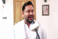 Tejashwi Yadav बोले Bihar की जनता जानती है बिना चढ़ावा दिए Transfer-Posting कुछ नहीं होता Tejashwi Yadav बोले Bihar की जनता जानती है बिना चढ़ावा दिए Transfer-Posting कुछ नहीं होता