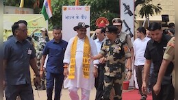 तनोट मंदिर पहुंचे CM भजनलाल शर्मा, सीमा पर BSF जवानों ने दिया गार्ड ऑफ ऑनर