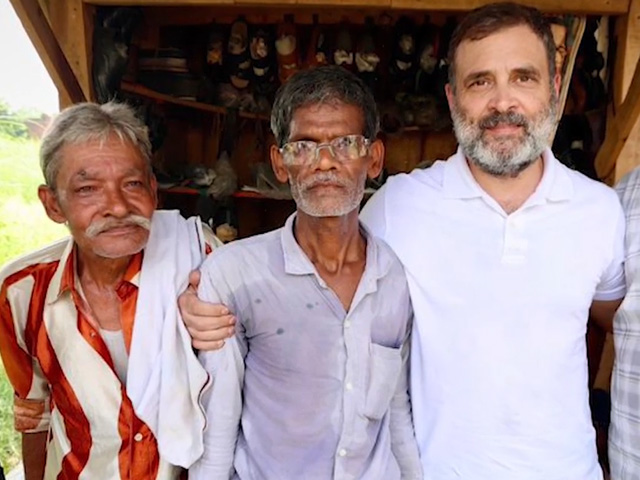 UP Cobbler: "10 Lakh Offer For Shoes Rahul Gandhi Mended, But Won't Sell"