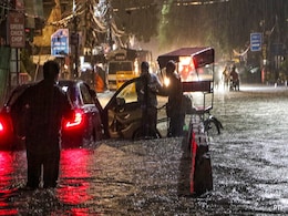 Delhi Rain LIVE Updates: Heavy Waterlogging In Delhi, Traffic Jams, More Rain Likely Delhi Rain LIVE Updates: Heavy Waterlogging In Delhi, Traffic Jams, More Rain Likely