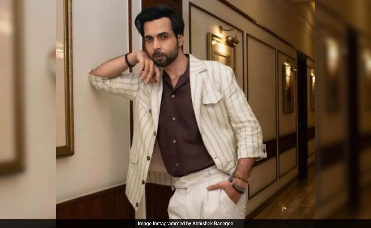 Abhishek Banerjee Clears The Air Over His Dismissal In <i>Agneepath</i> By Dharma Productions: "Never Mentioned Karan Johar"