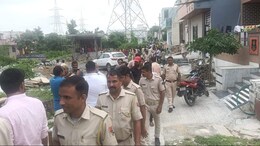 झालावाड़ में अतिक्रमण हटाने गया दस्ता लौटा उल्टे पांव, नगर परिषद उपसभापति और महिलाओं ने जमकर किया विरोध