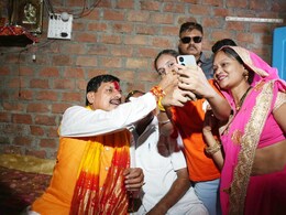 CM Mohan Yadav ने रक्षाबंधन पर बहनों के घर पहुंचकर ऐसे दिया सरप्राइज, पूछी ये बात