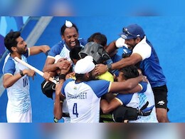 Paris Olympics 2024: हॉकी टीम के सेमीफाइनल में पहुंचने पर फूट-फूट कर रोने लगे कमेंटेटर, ऐसा था पूरा रोमांच, Video Paris Olympics 2024: हॉकी टीम के सेमीफाइनल में पहुंचने पर फूट-फूट कर रोने लगे कमेंटेटर, ऐसा था पूरा रोमांच, Video
