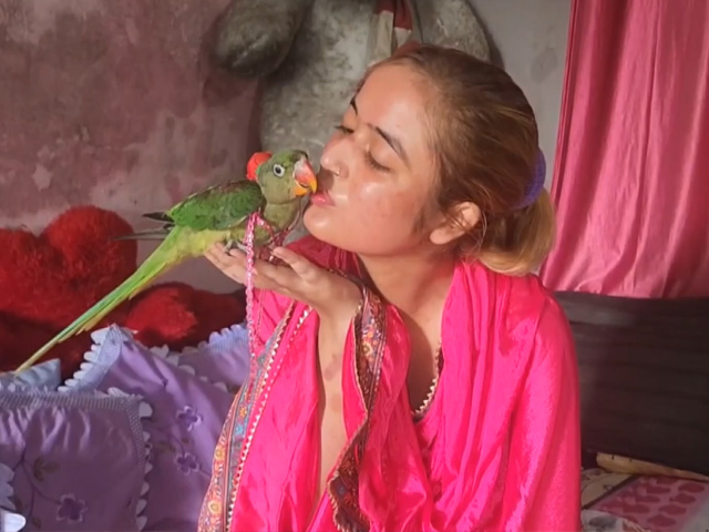 Meet The Remarkable Human-Parrot Duo Swapna And Heer