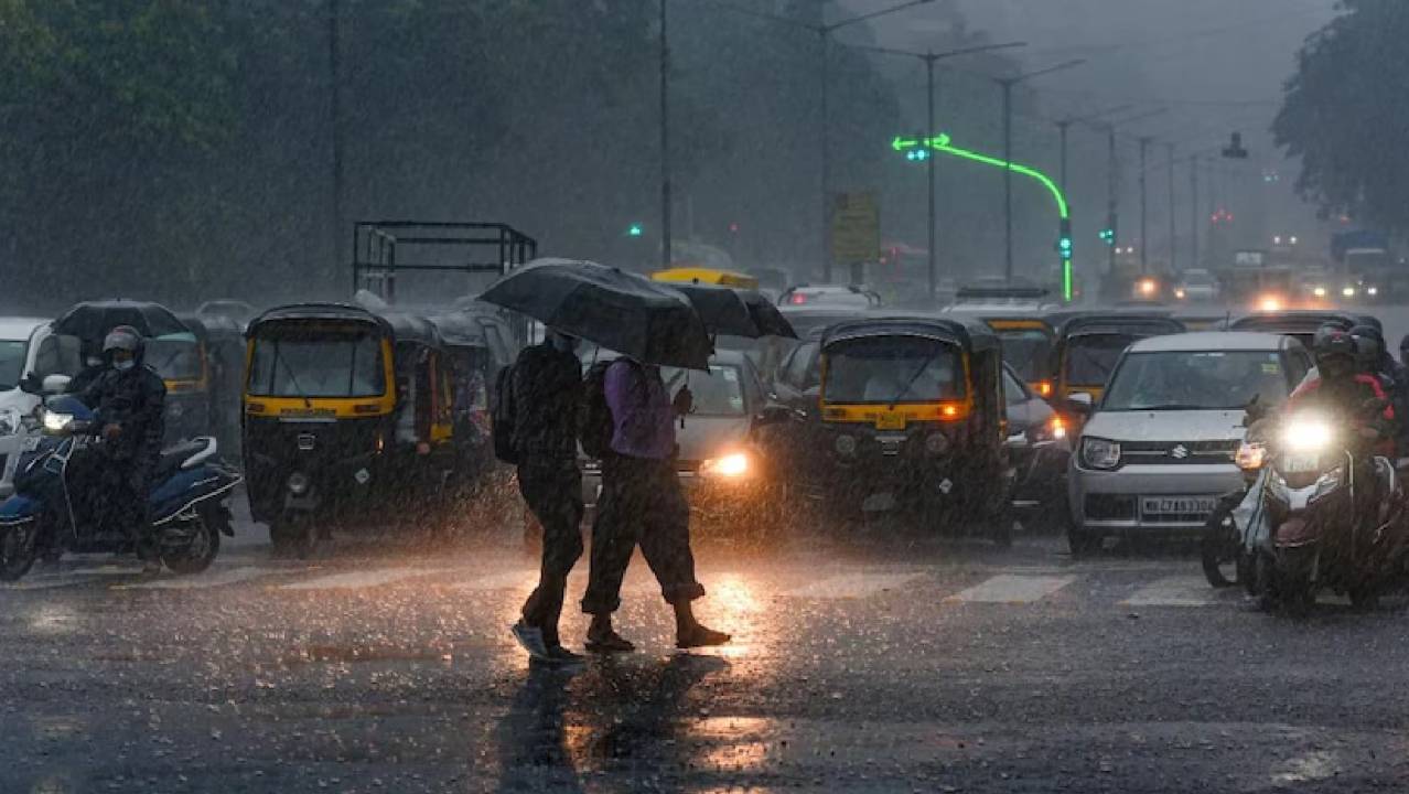 Heavy Rain Alert in MP: सावधान रहें, MP के कई जिलों में भारी बारिश का अलर्ट