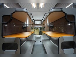 AC नहीं स्लीपर कोच की तस्वीर है, वंदे भारत की इस ट्रेन किसी फाइव स्टार से कम नहीं; देखें तस्वीरें