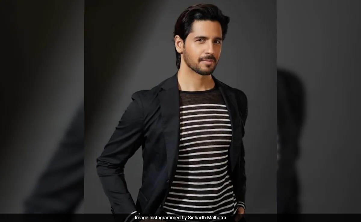 Sidharth Malhotra On Men Wearing Makeup: "It's A Form Of Self-Care And Creativity"