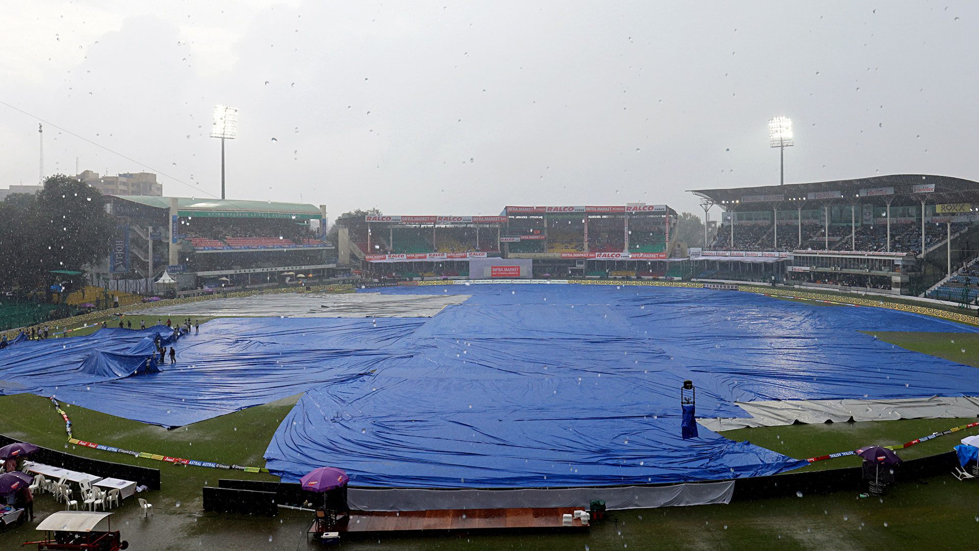 IND Vs BAN 2nd Test Match:  बारिश ने कनपुरिया फैन के  लिए मैच में किया कचोधन | Shorts